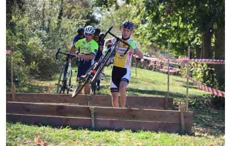 Nathan, toujours aussi à l'aise sur les circuits de cyclo-cross !